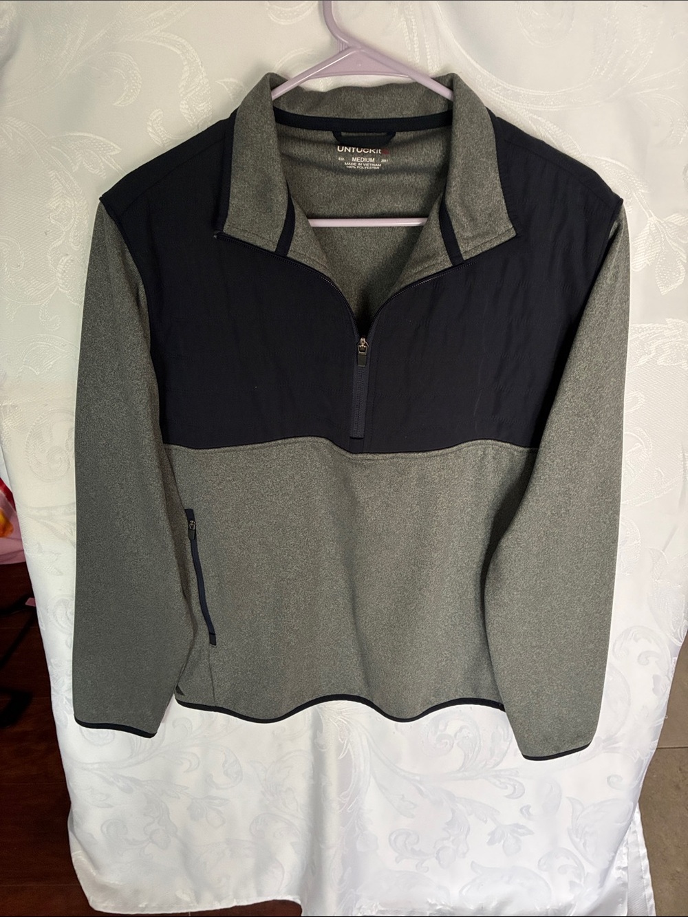 UNTUCKit Men's Half-Zip Pullover Sweater - Gray and Black Yoke